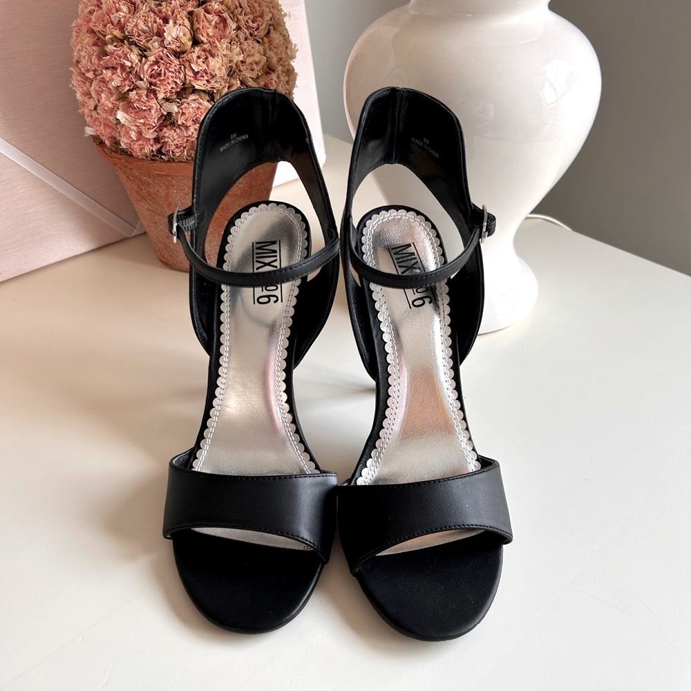Mix No 6 Heels 🖤 NWT NIB